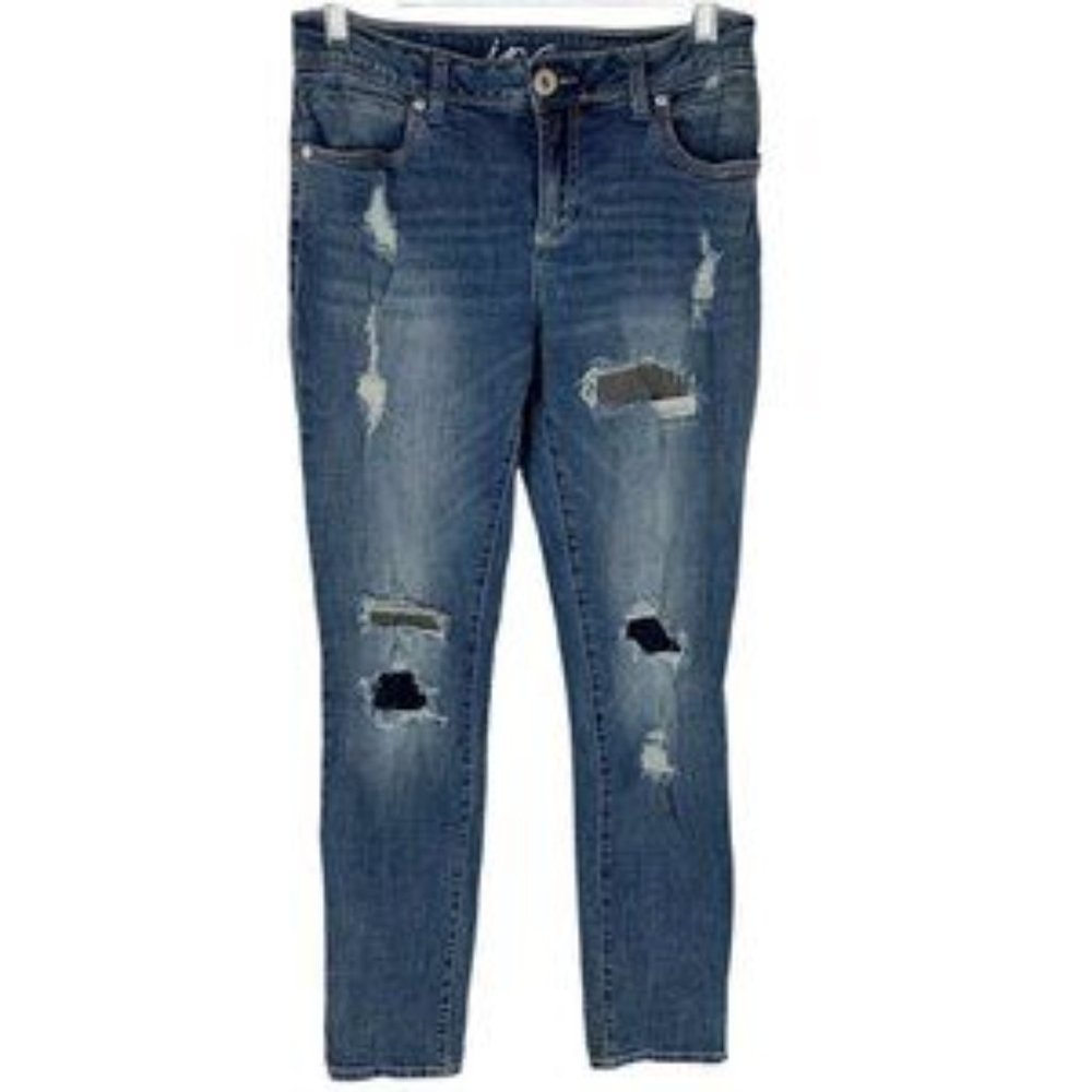 New Ladies size 16 Natural reflections ripped jeans, girlfriend fit.